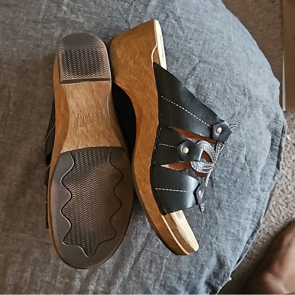 dansko wood and cork bottom clog heel Size 8, black sandals bejeweled comfort. - Picture 3 of 8